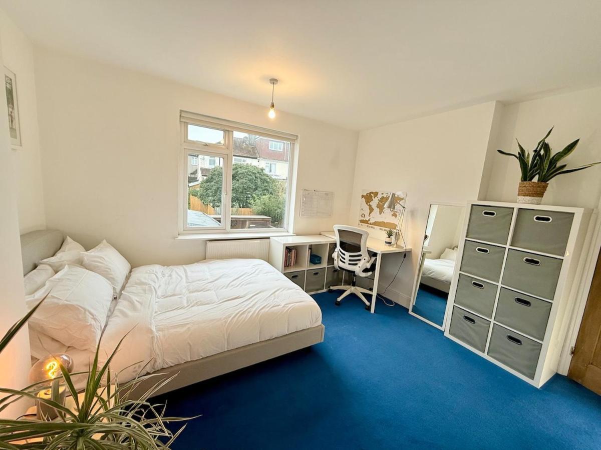 Holiday home Redland's Fun & Colourful Artistic House *