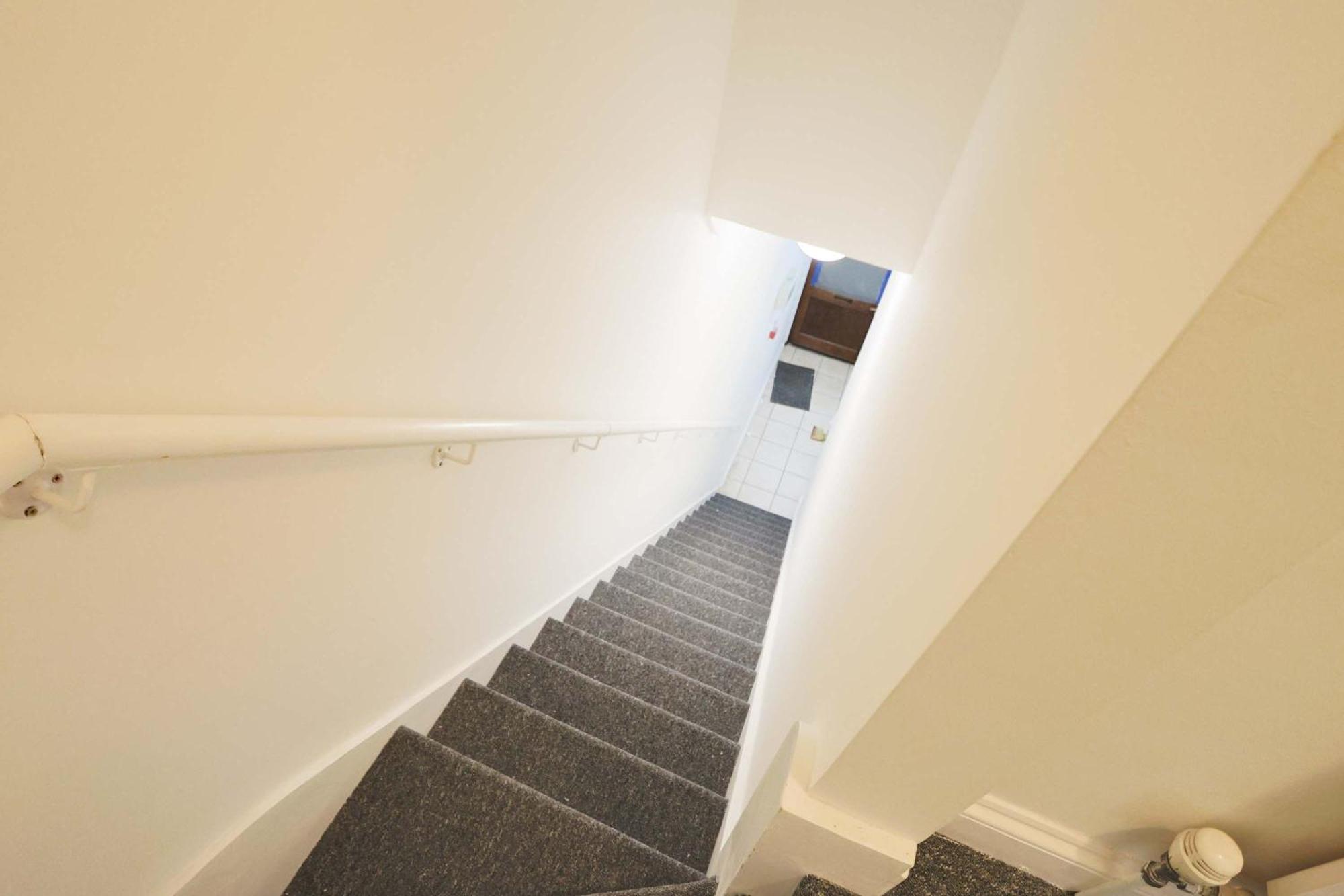Two Bedroom Flat In Gloucester Road Apartment