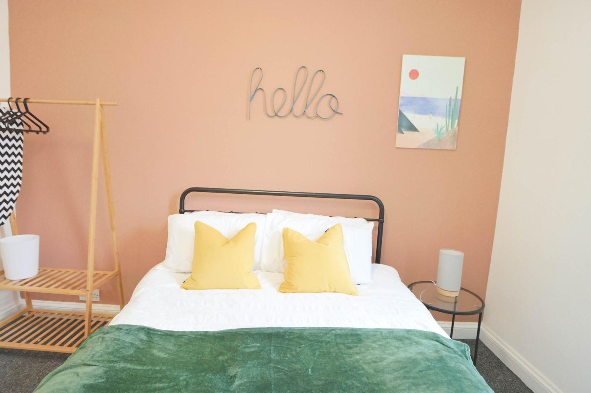 Two Bedroom Flat In Gloucester Road Bristol