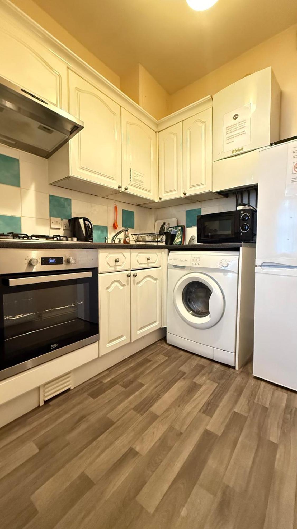 Apartment Located One Bedroom *