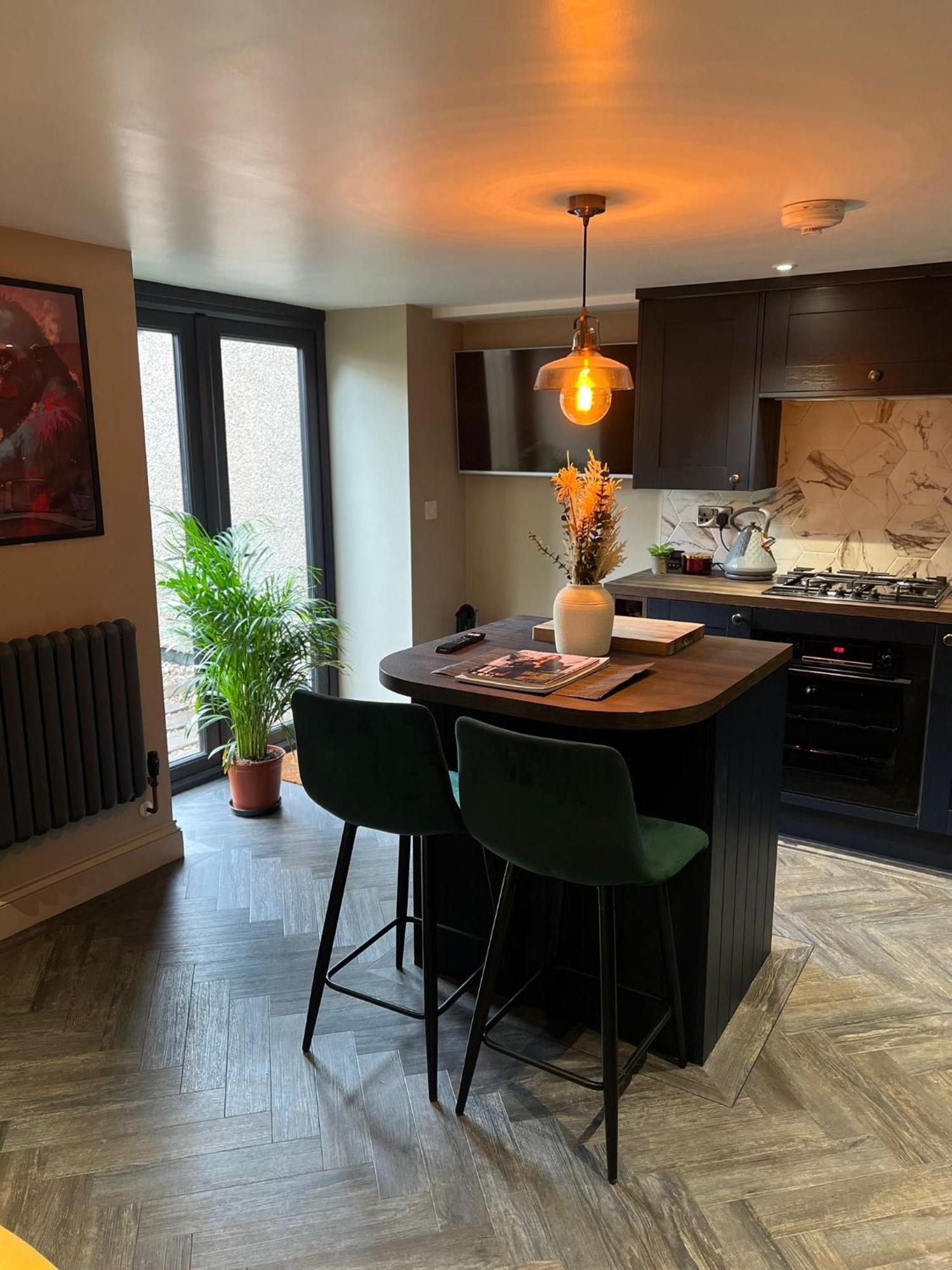 Luxurious Contemporary Smart Centre Apartment Bristol