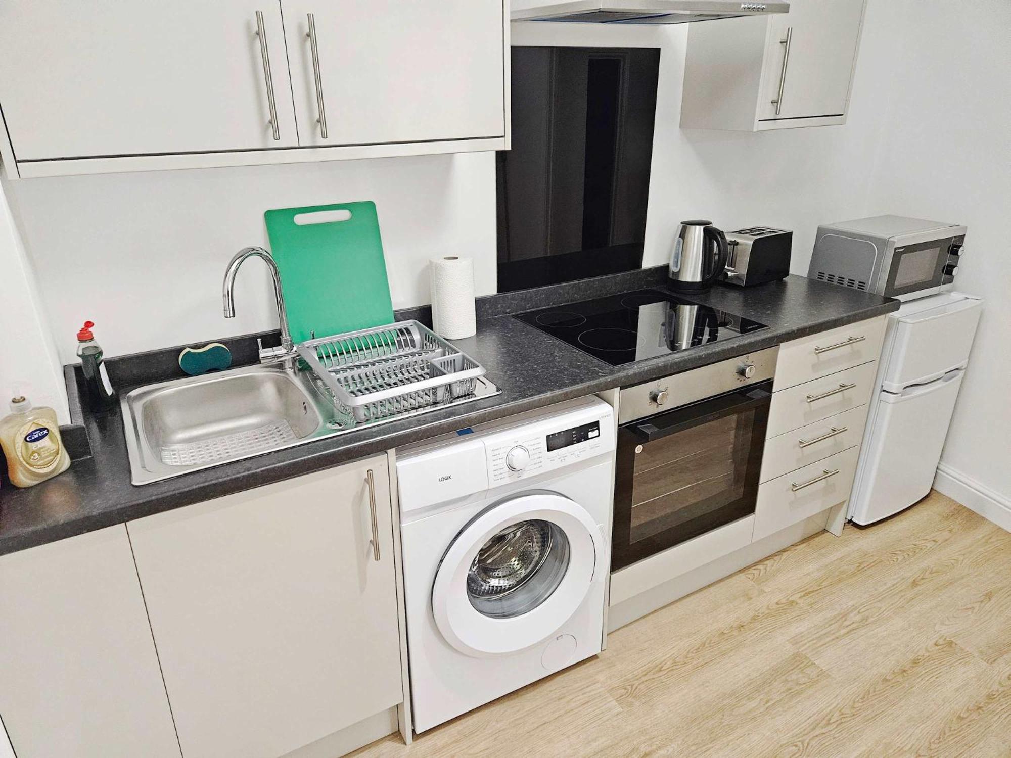 Comfy 3-bed In Redfield - Near Centre