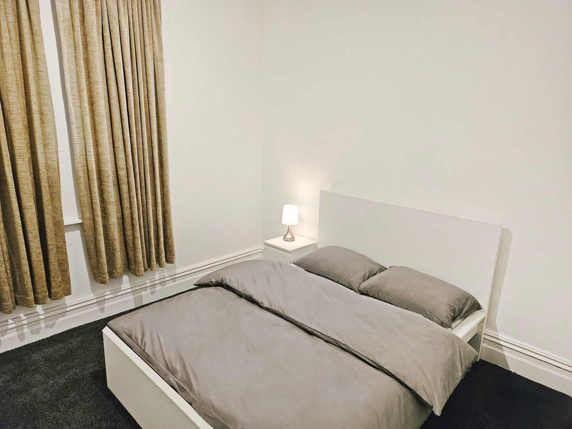 Comfy 3-bed In Redfield - Near Centre Bristol