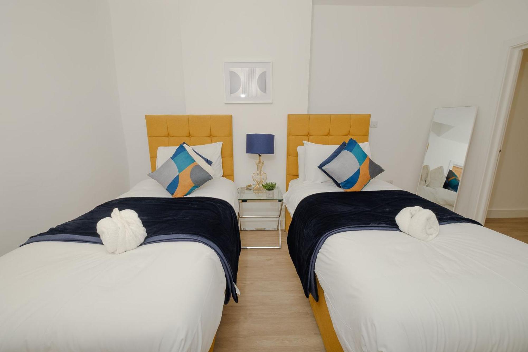 Charming And Bright Flat- Sleeps 6 Bristol