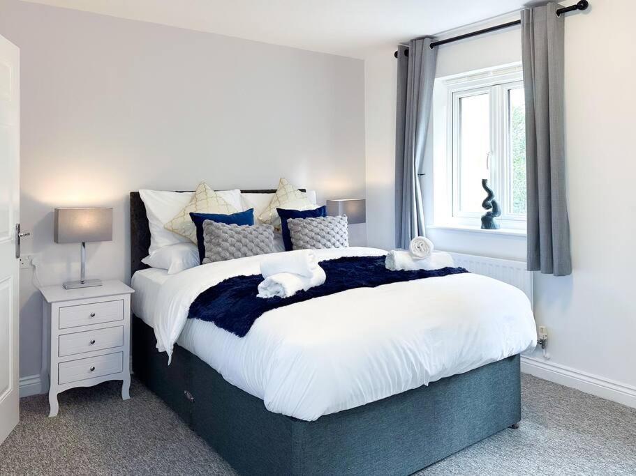 Boutique Townhouse - Sleeps Up To 8 - Perfect For Families & Groups! * Bristol