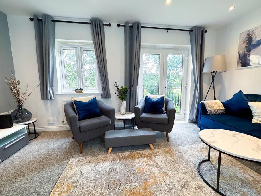 Boutique Townhouse - Sleeps Up To 8 - Perfect For Families & Groups!