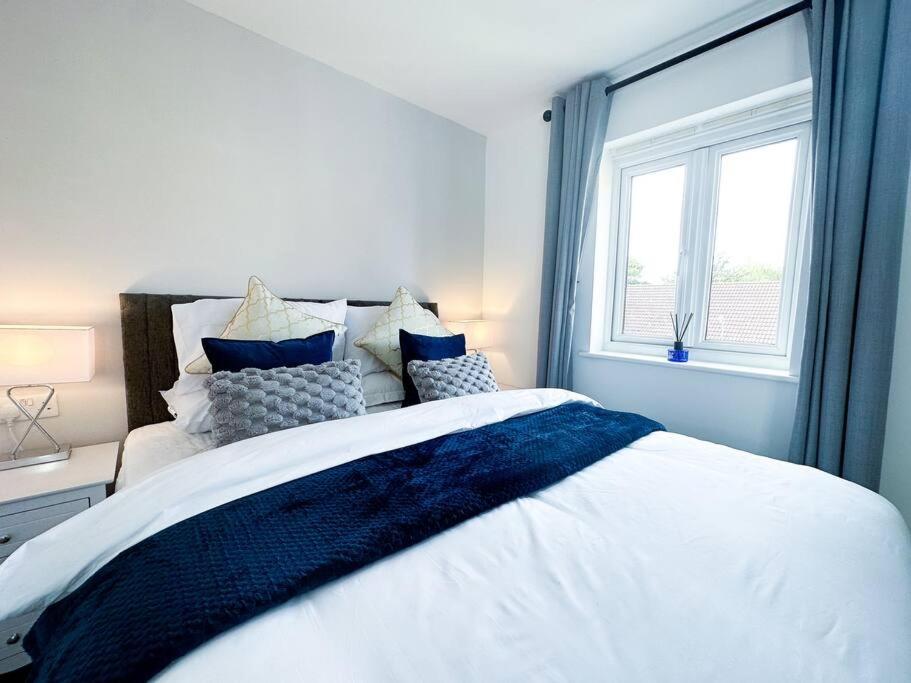 Boutique Townhouse - Sleeps Up To 8 - Perfect For Families & Groups! Apartment Bristol