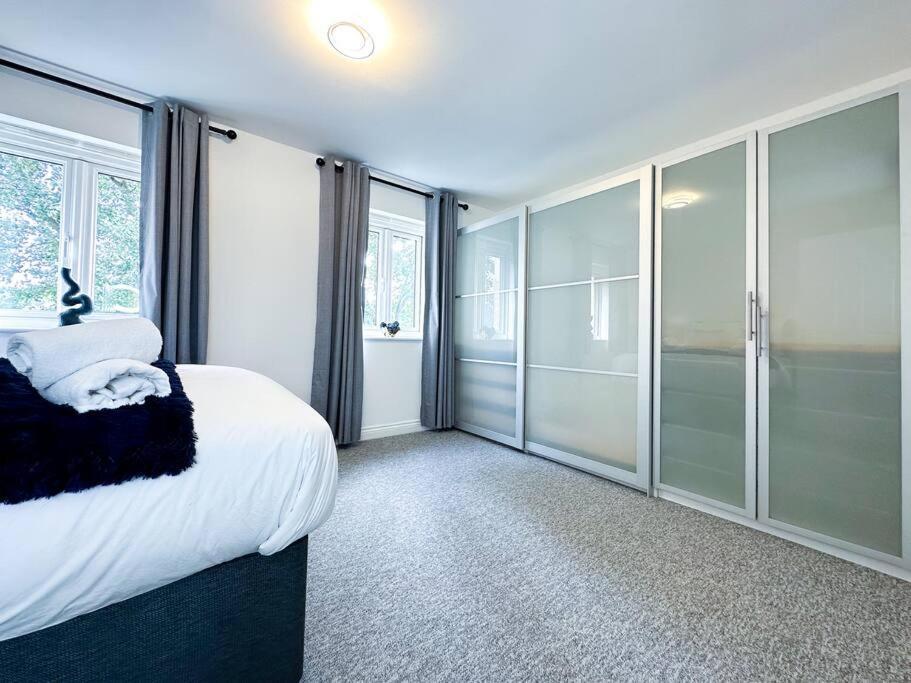 Boutique Townhouse - Sleeps Up To 8 - Perfect For Families & Groups! Apartment