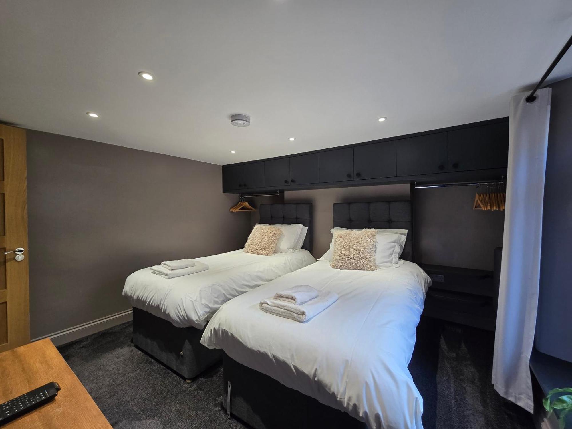 Luxurious Contemporary Smart Centre