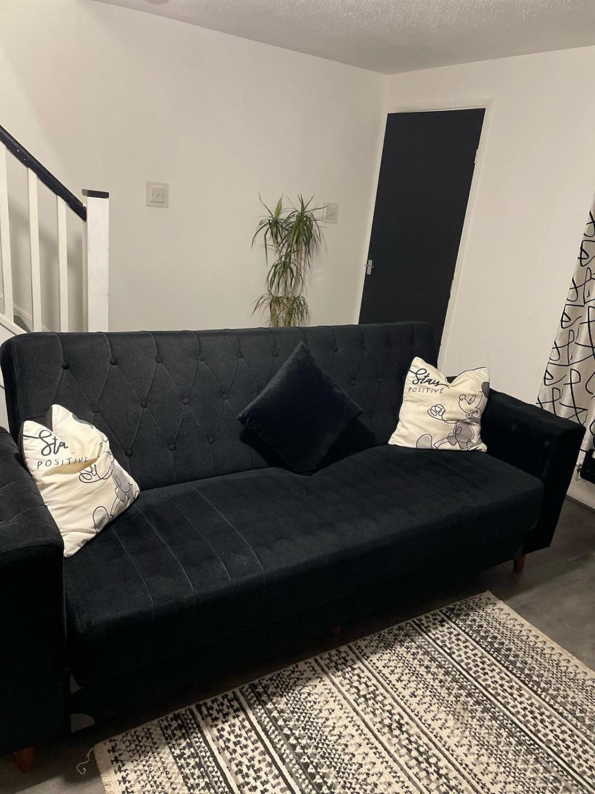 Apartment Newly Refurbished Fit For To 7 Family Members, Groups, Contractors Centre Of Bradley Stoke Bristol