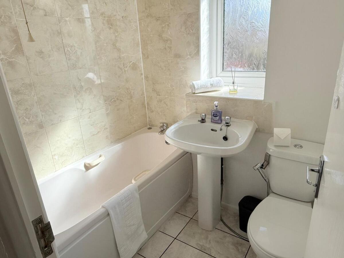 Winsbury Way 3 Bedroom Long Holiday home