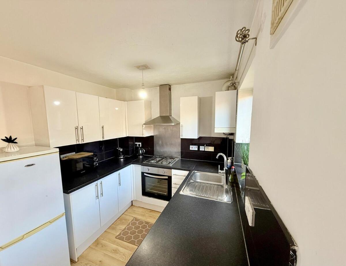 Winsbury Way 3 Bedroom Long Holiday home Bristol