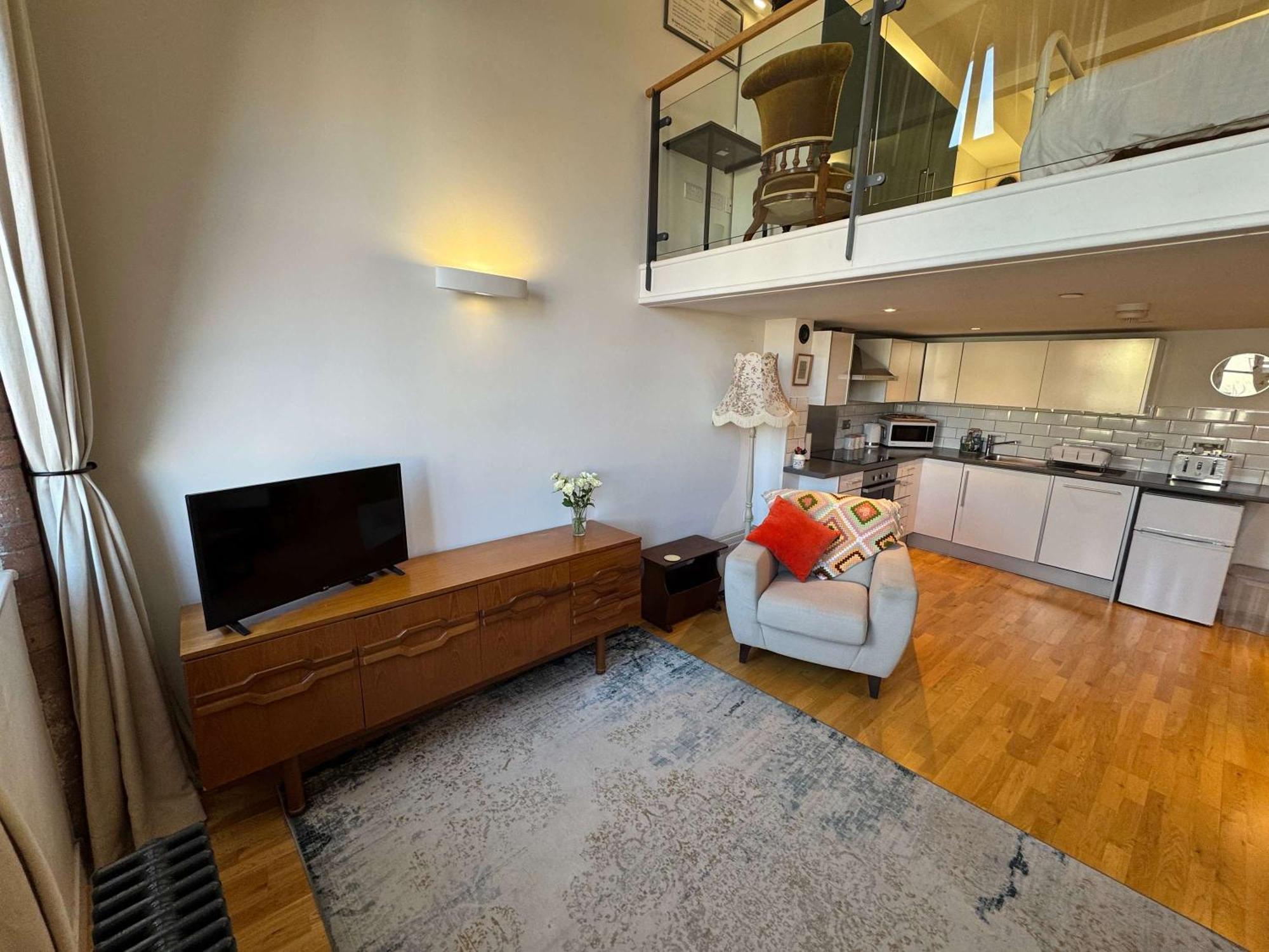 One Bedroom Mezzanine Flat In Robinson Building * Bristol