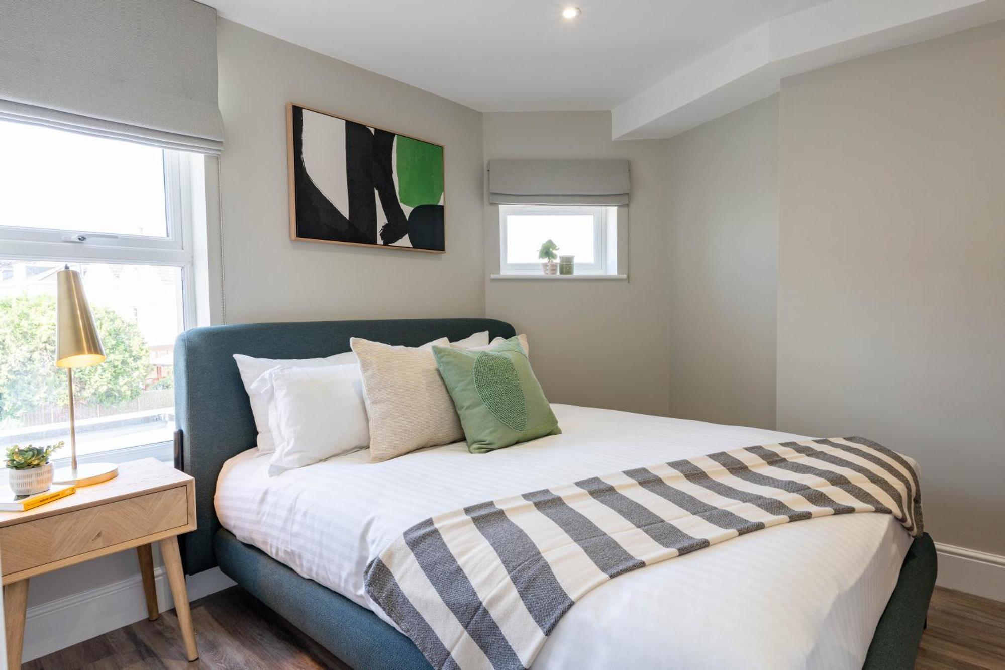Wellington Place I Your