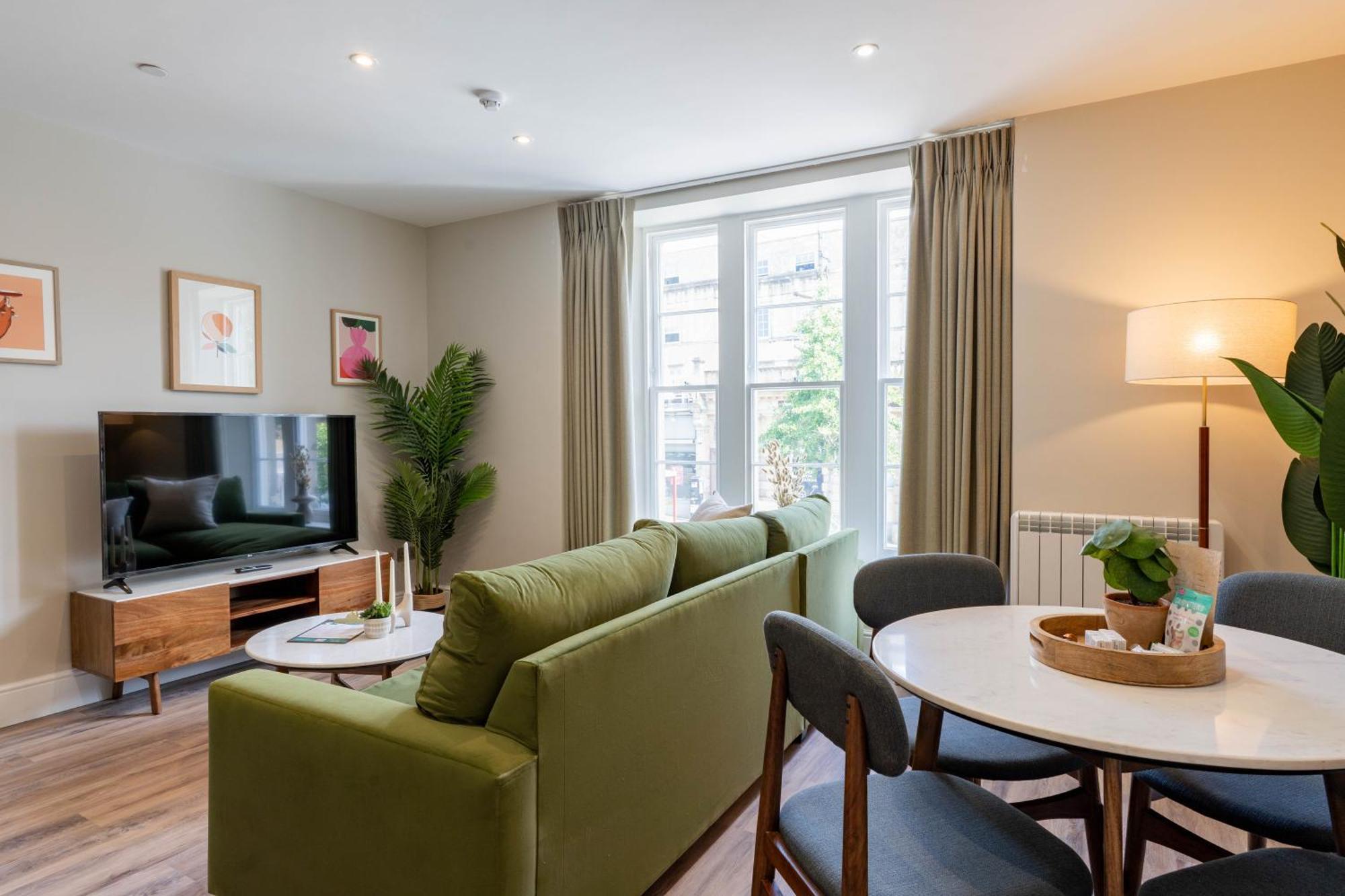 Wellington Place I Your *