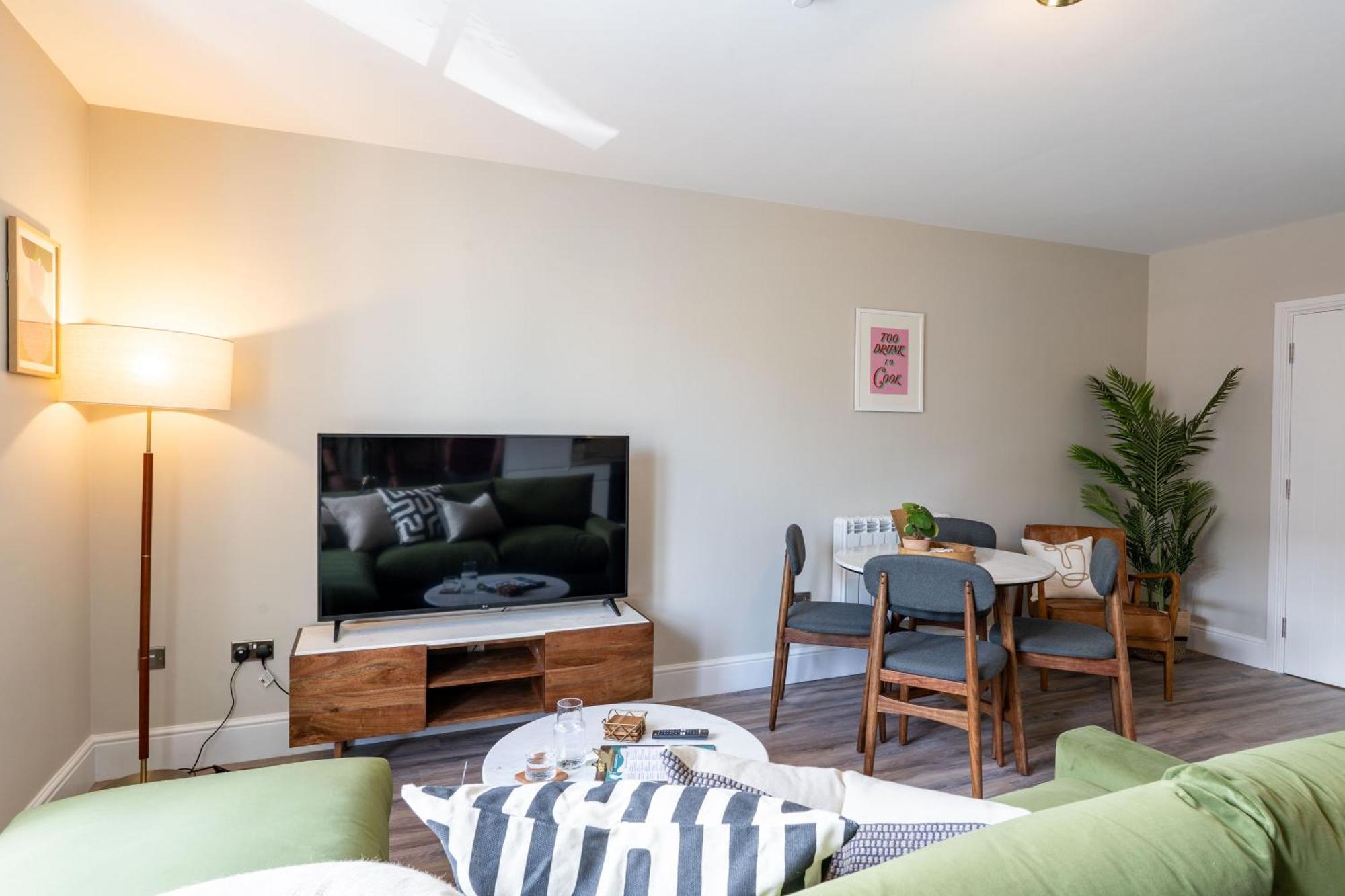Apartment Wellington Place I Your *