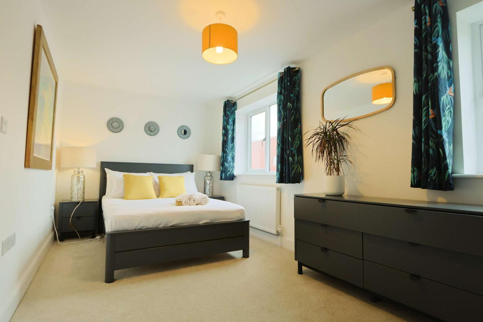 Three Bedroom House In Easton * Bristol