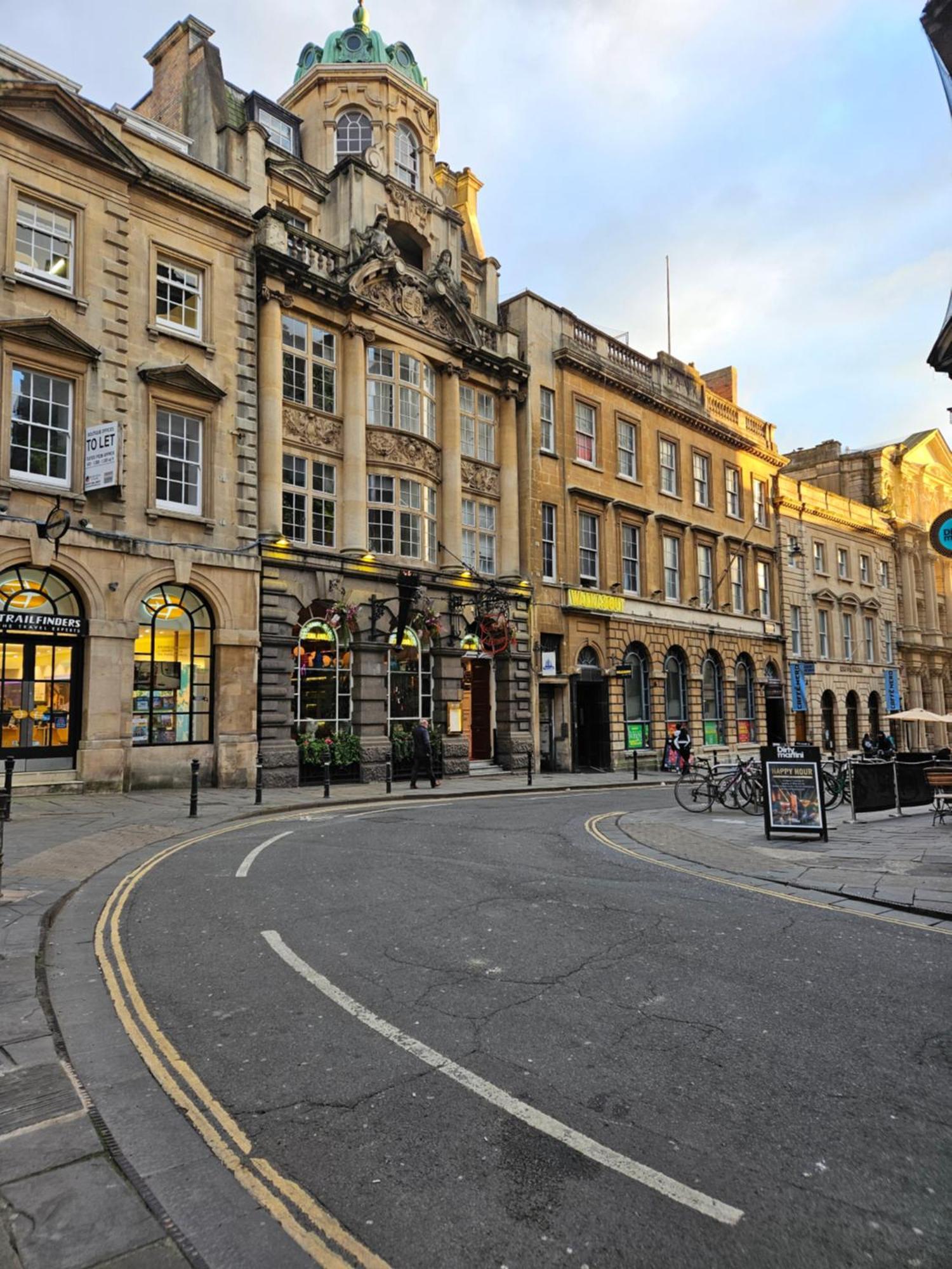 Apartment City Centre Location On Corn Street *