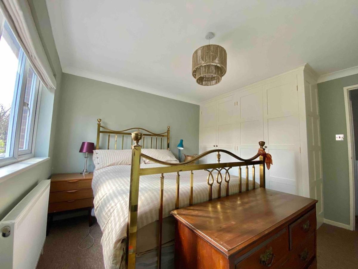 Apartment 3 Bed House, Garden, Parking, Close To Centre