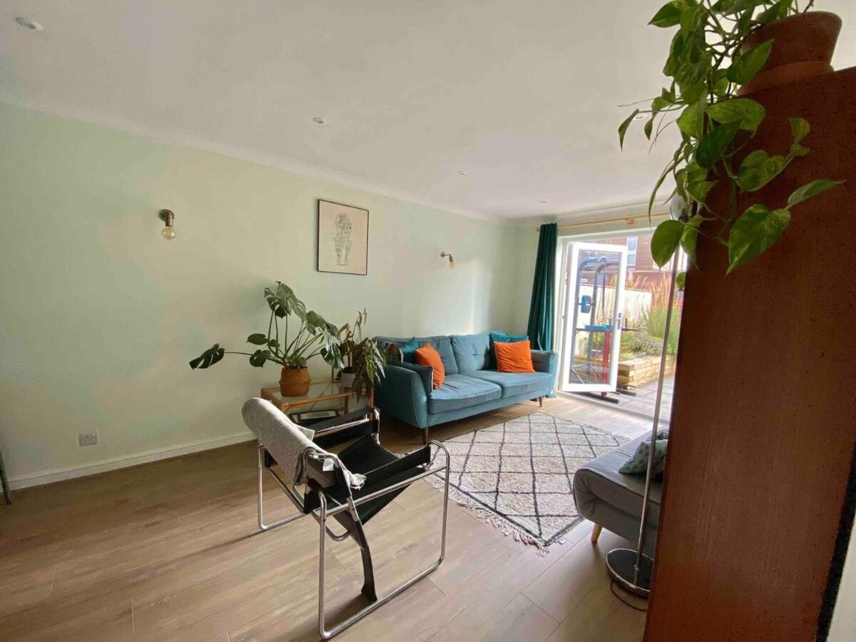Apartment 3 Bed House, Garden, Parking, Close To Centre Bristol