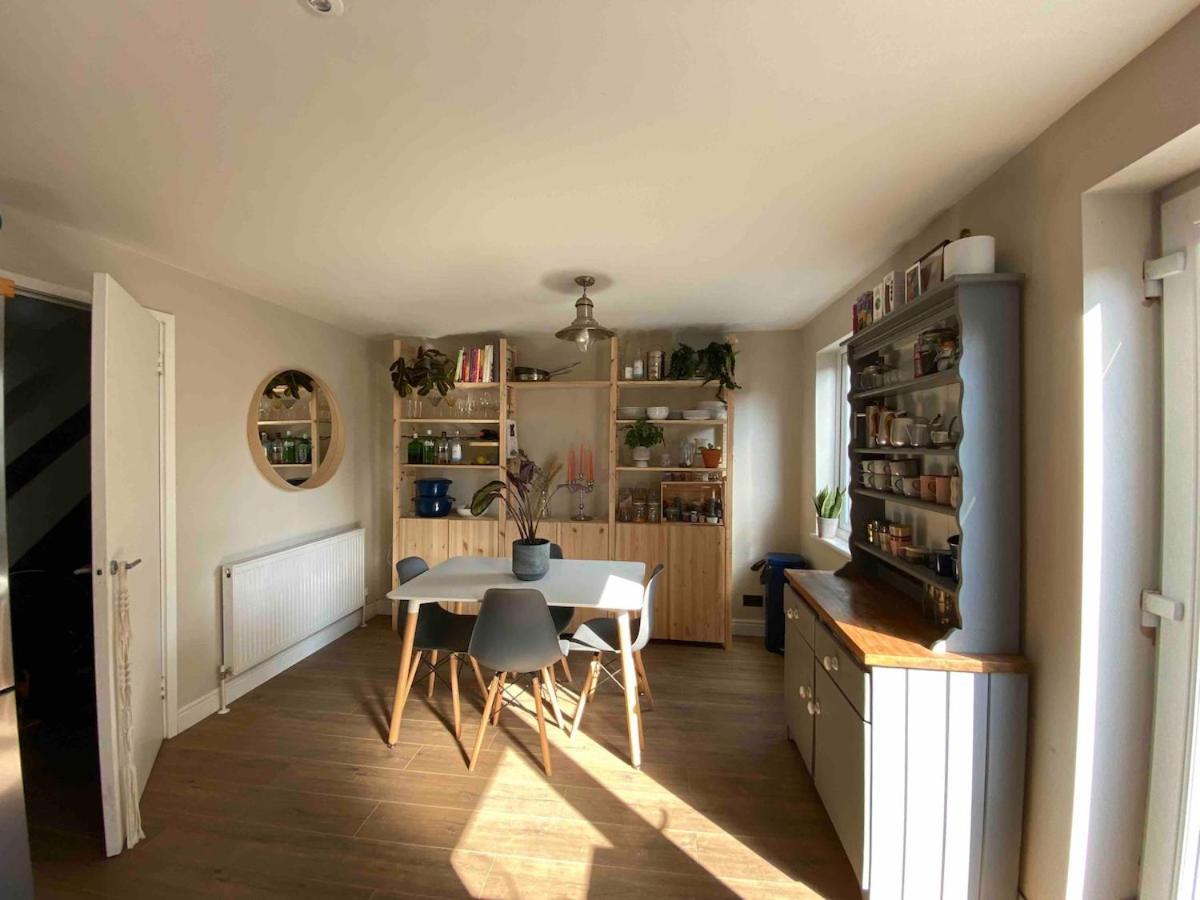 3 Bed House, Garden, Parking, Close To Centre * Bristol