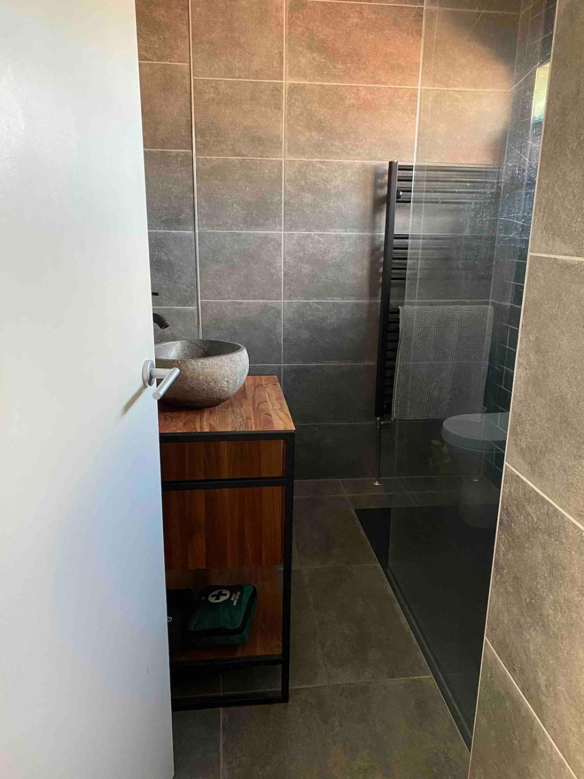 3 Bed House, Garden, Parking, Close To Centre Apartment