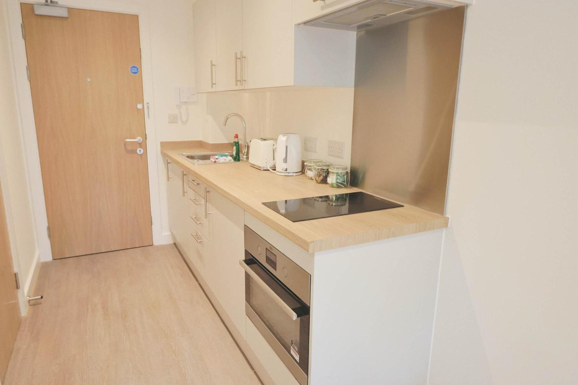 Apartment Newly Build Centre Redcross Village 309 *