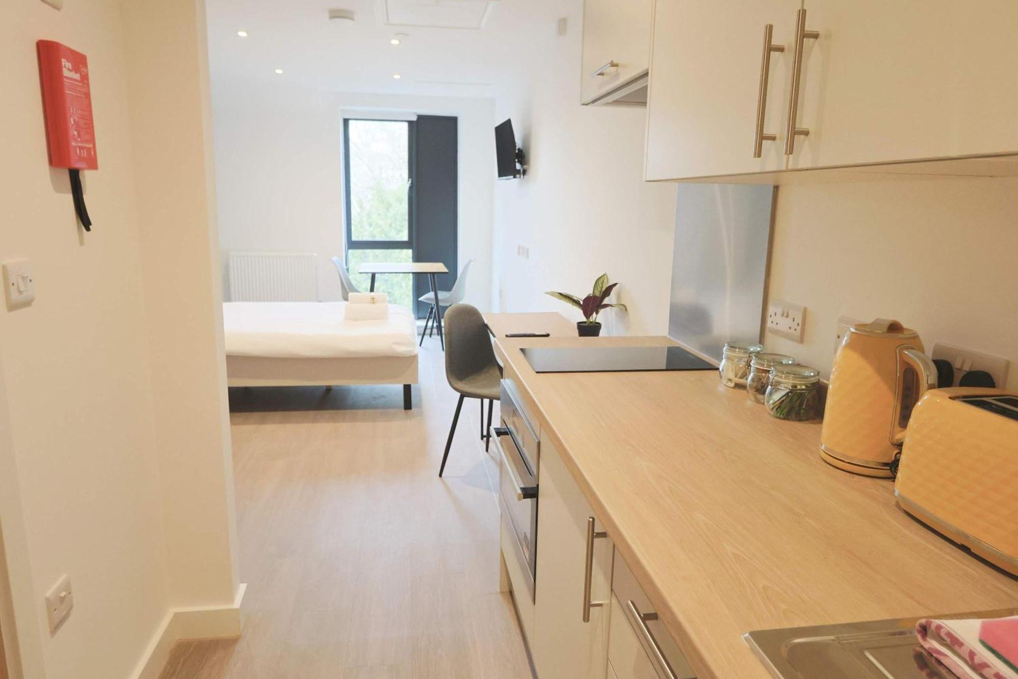 Apartment Newly Build Centre Redcross Village 308 *