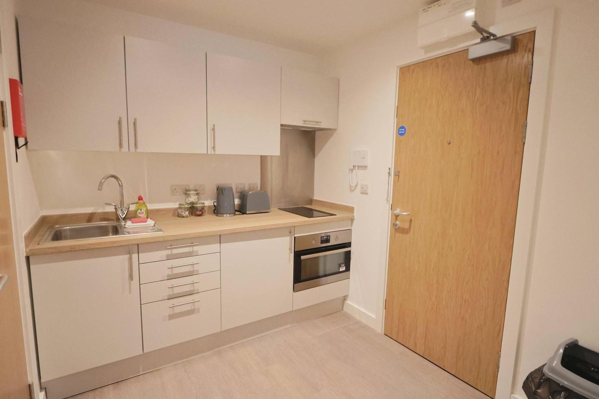 Apartment Newly Build Centre Redcross Village 105 Bristol