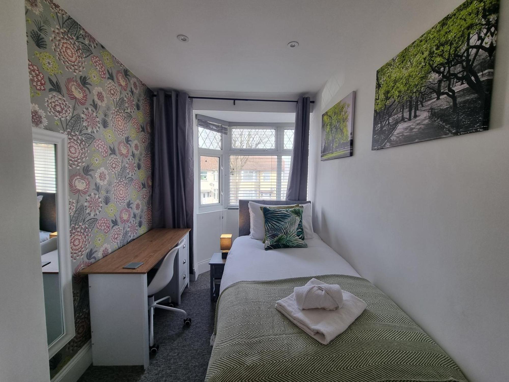 Holiday home Southmead Place By Cliftonvalley Bristol