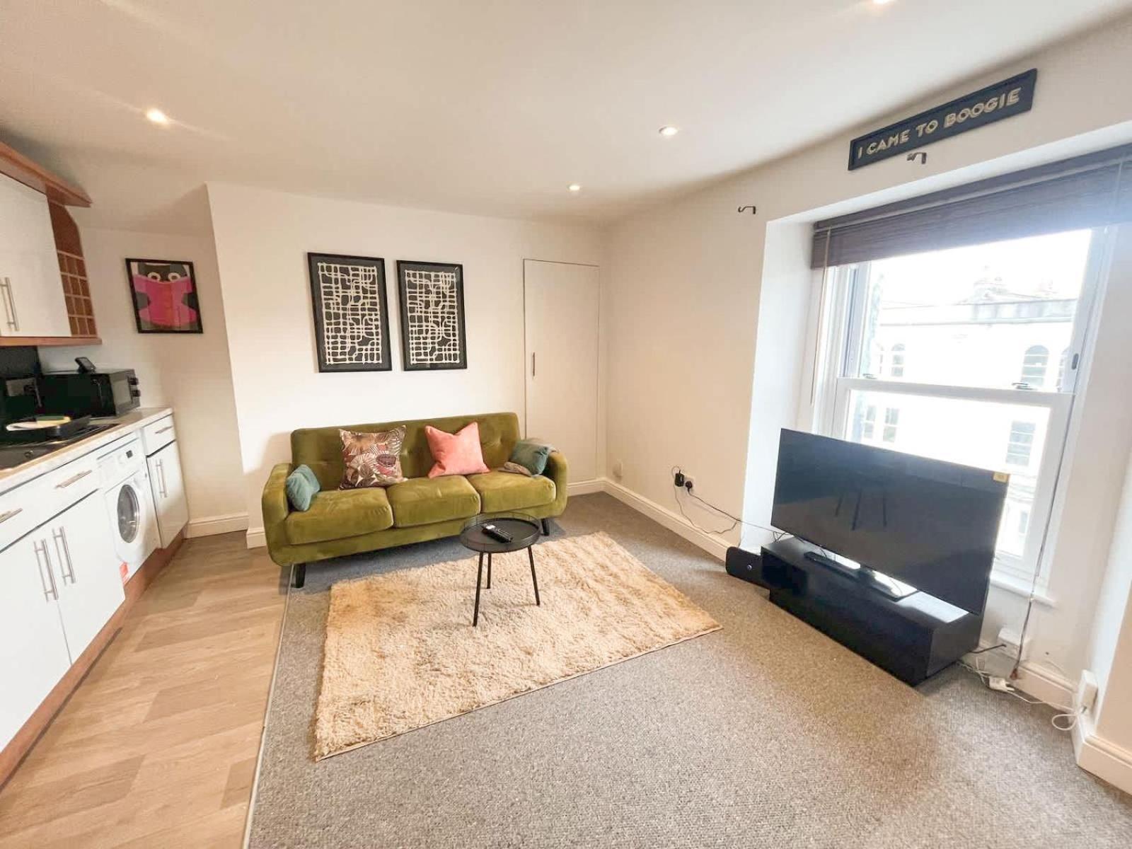 Two Bedroom Flat In Road