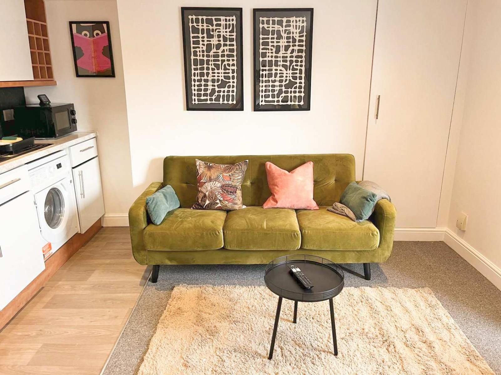 Two Bedroom Flat In Road