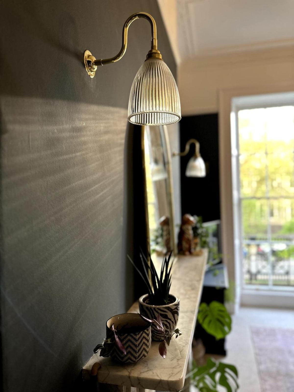 Beautiful 1 Bedroom Georgian Flat In Clifton Village With Parking *
