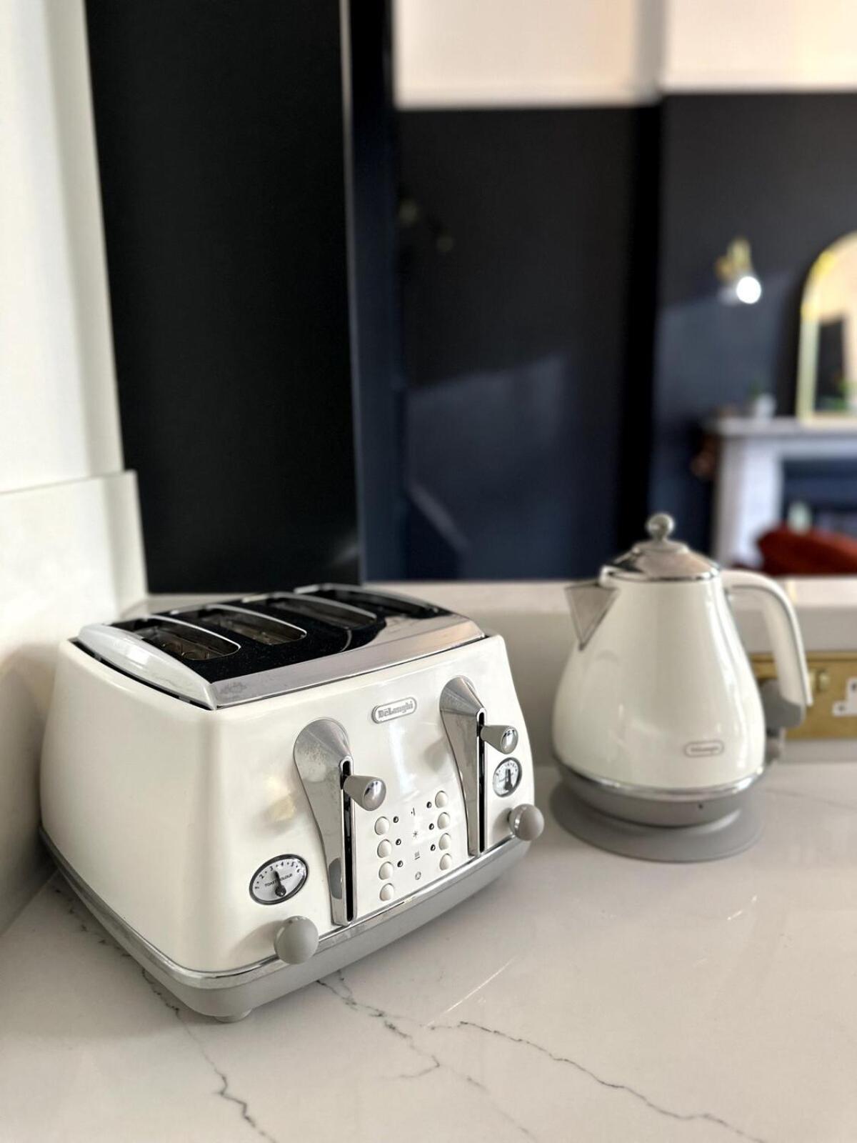 Apartment Beautiful 1 Bedroom Georgian Flat In Clifton Village With Parking Bristol