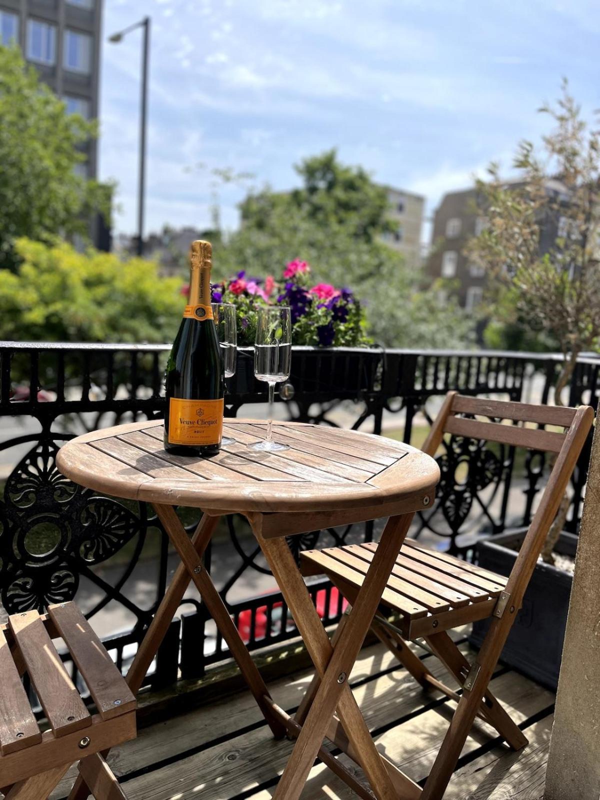 Beautiful 1 Bedroom Georgian Flat In Clifton Village With Parking Apartment