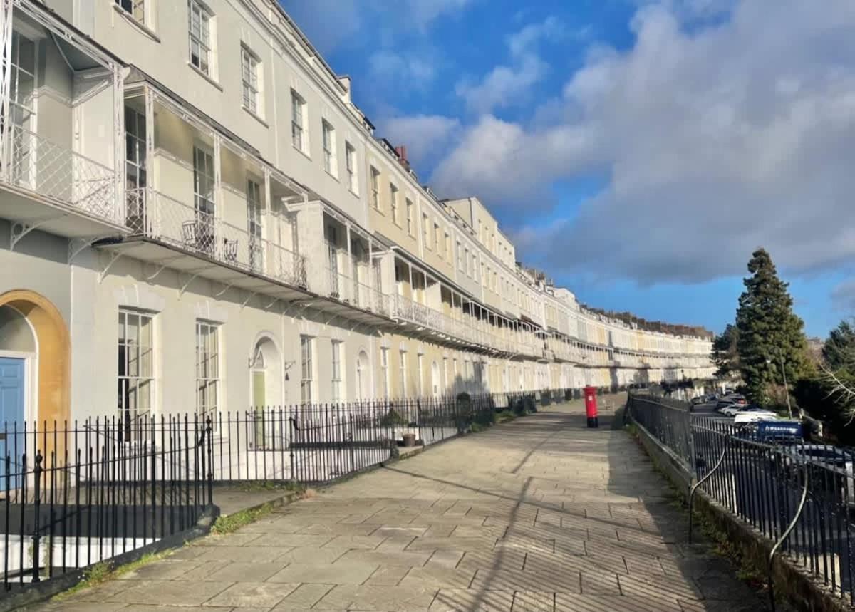 Lido's View Apartment Bristol