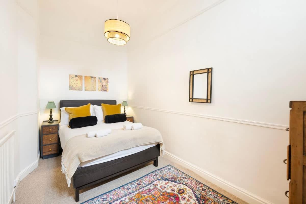 Spacious And Quiet Ground Floor Flat Apartment *