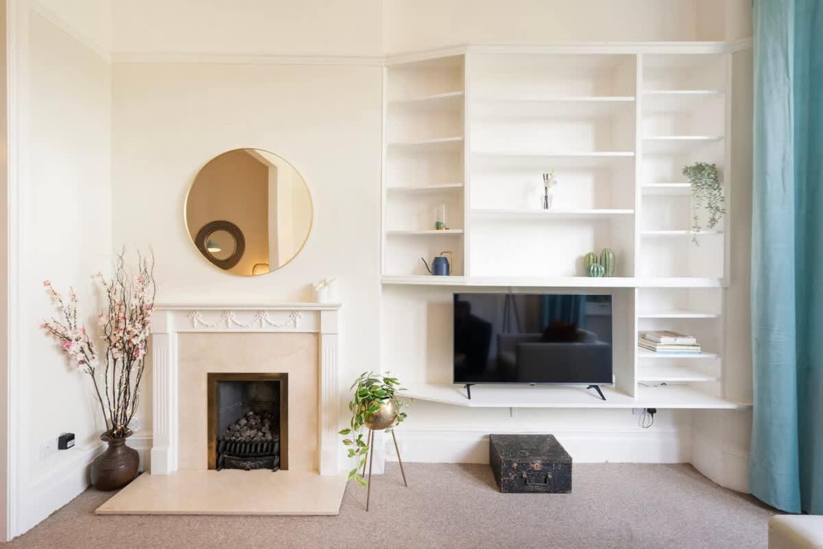 Spacious And Quiet Ground Floor Flat * Bristol