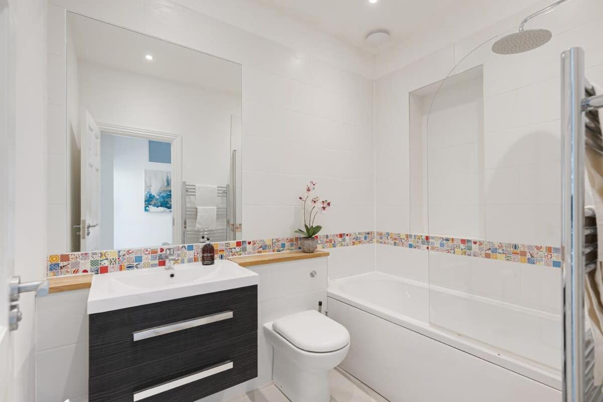 Apartment Large Luxury Centre Flat With Balcony Bristol