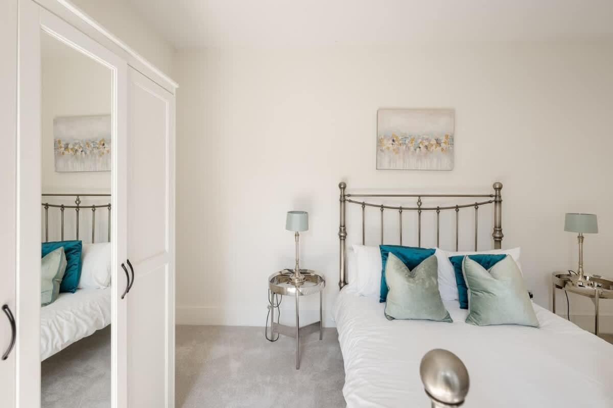 Apartment Large Luxury Centre Flat With Balcony Bristol