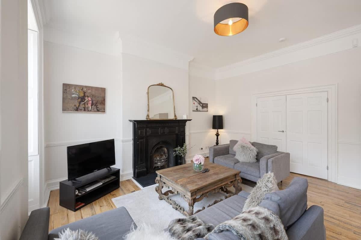 Large Luxury Centre Flat With Balcony Bristol