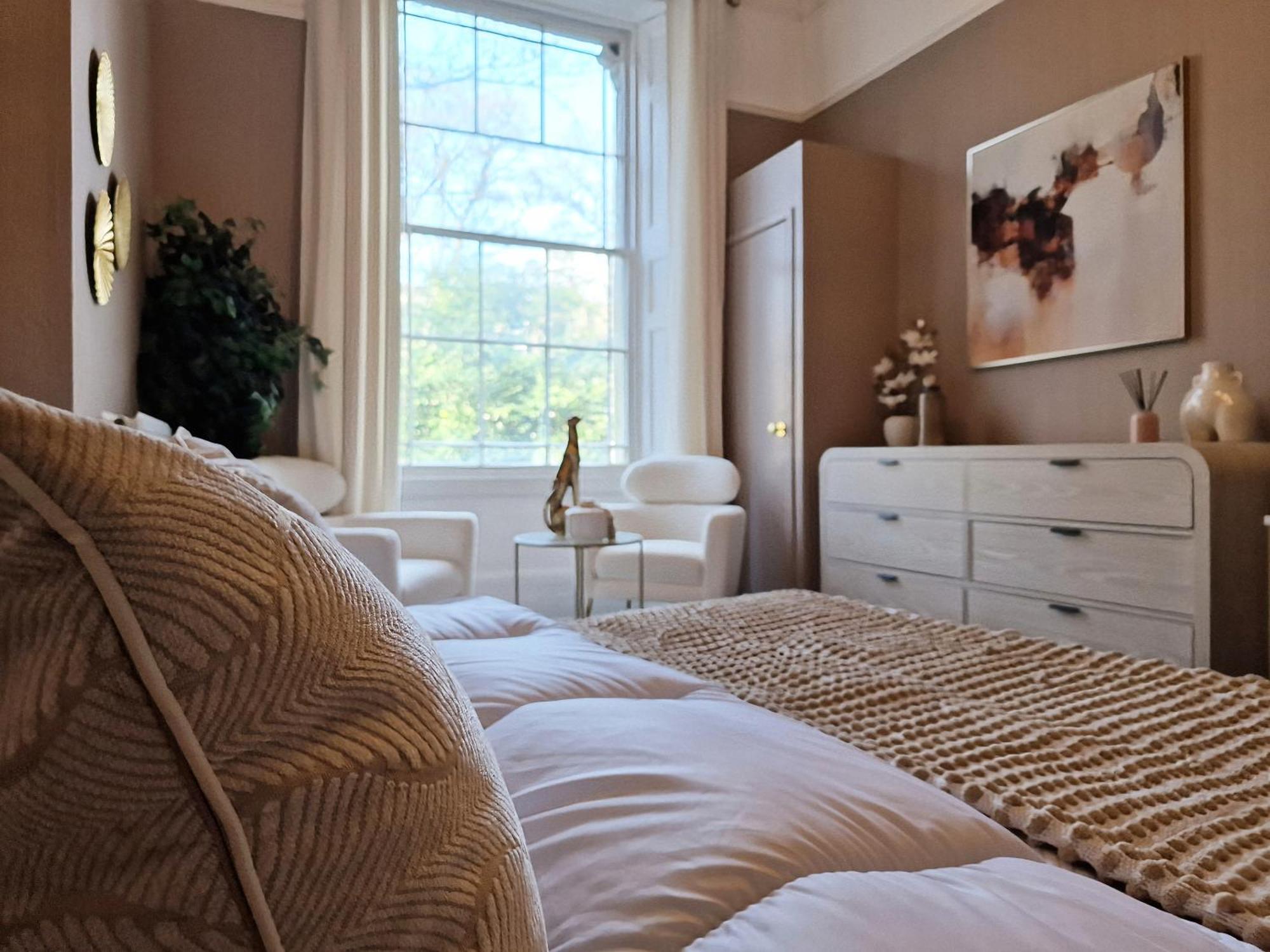 Exquisite 1-bed Flat In Clifton Apartment