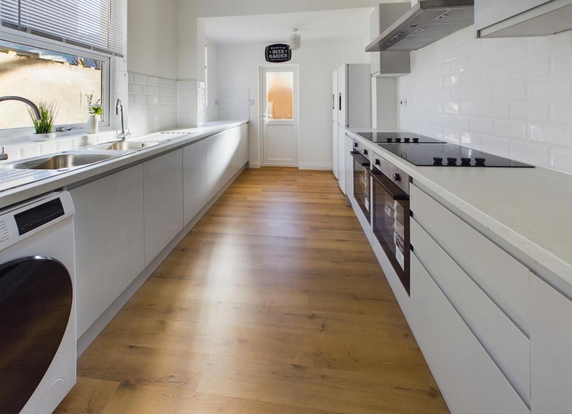 Holiday home Sleek 6-bed Townhouse With Garden *