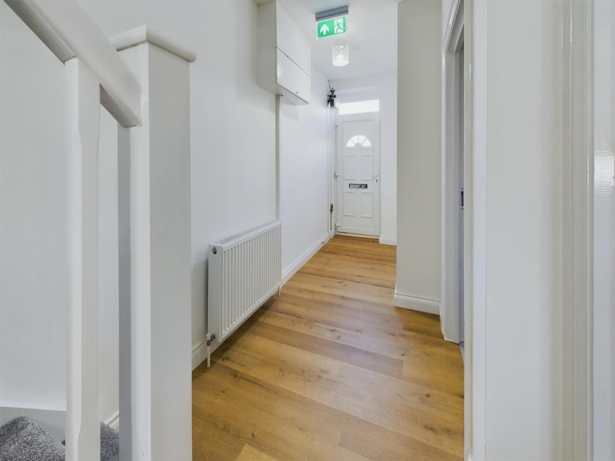 Holiday home Sleek 6-bed Townhouse With Garden *