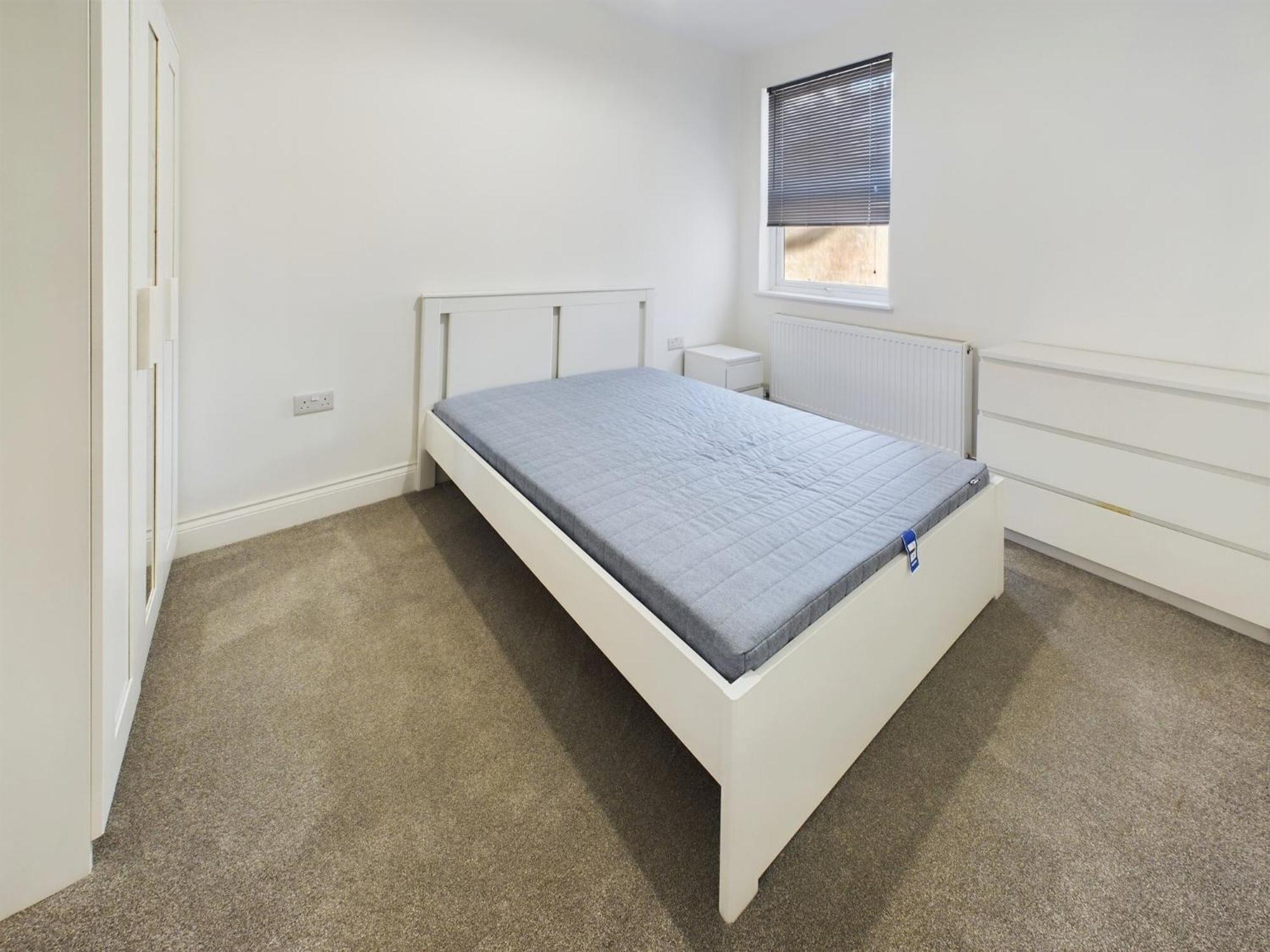 Sleek 6-bed Townhouse With Garden Holiday home Bristol
