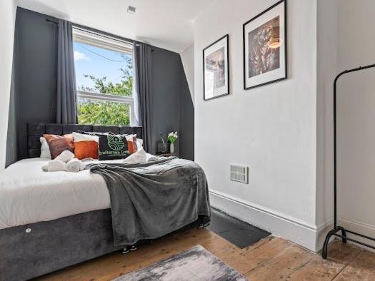 Bs6 5 Bedroom 10 Beds Parking Holiday home