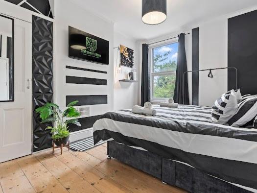 Bs6 5 Bedroom 10 Beds Parking
