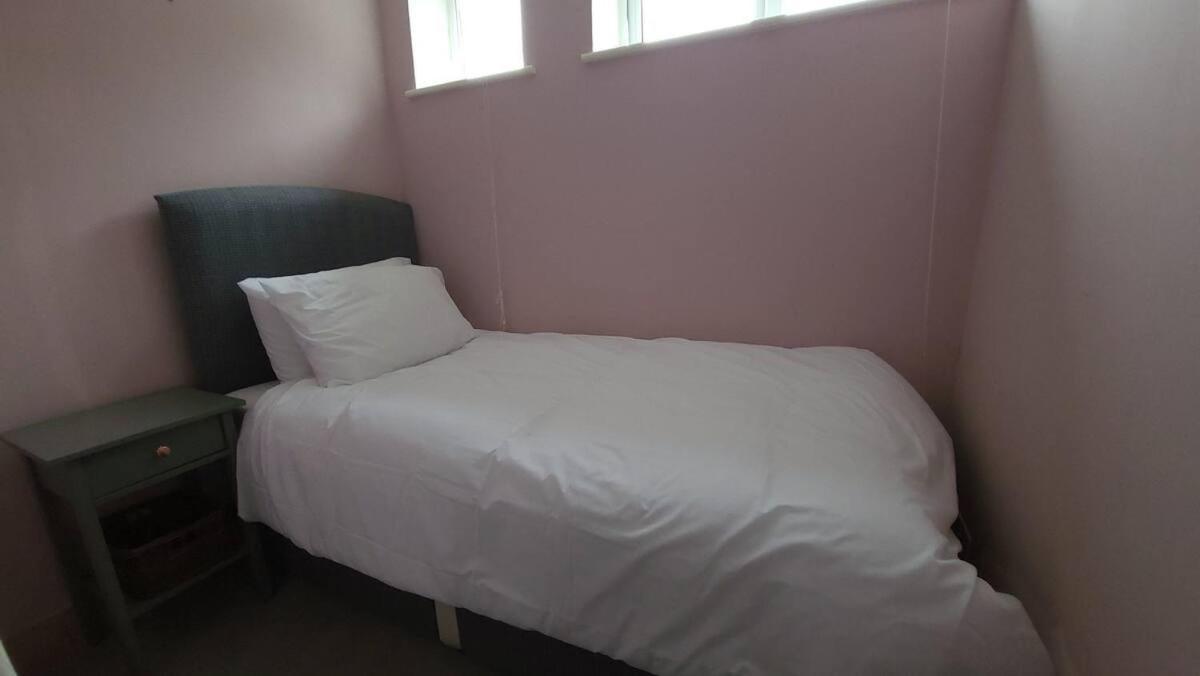 Apartment Nook, 3 Bedrooms Bristol