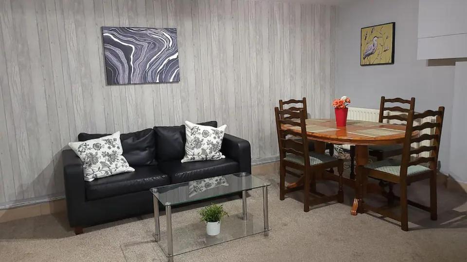 Nook, 3 Bedrooms *