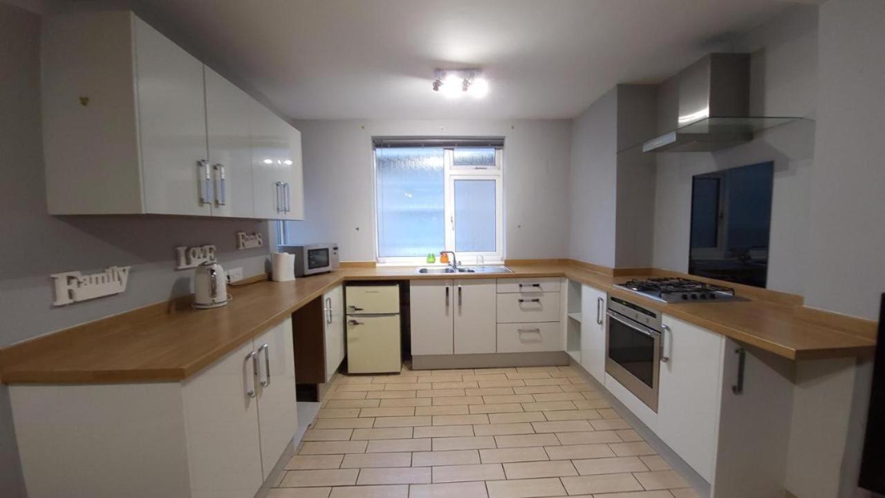Apartment Nook, 3 Bedrooms Bristol